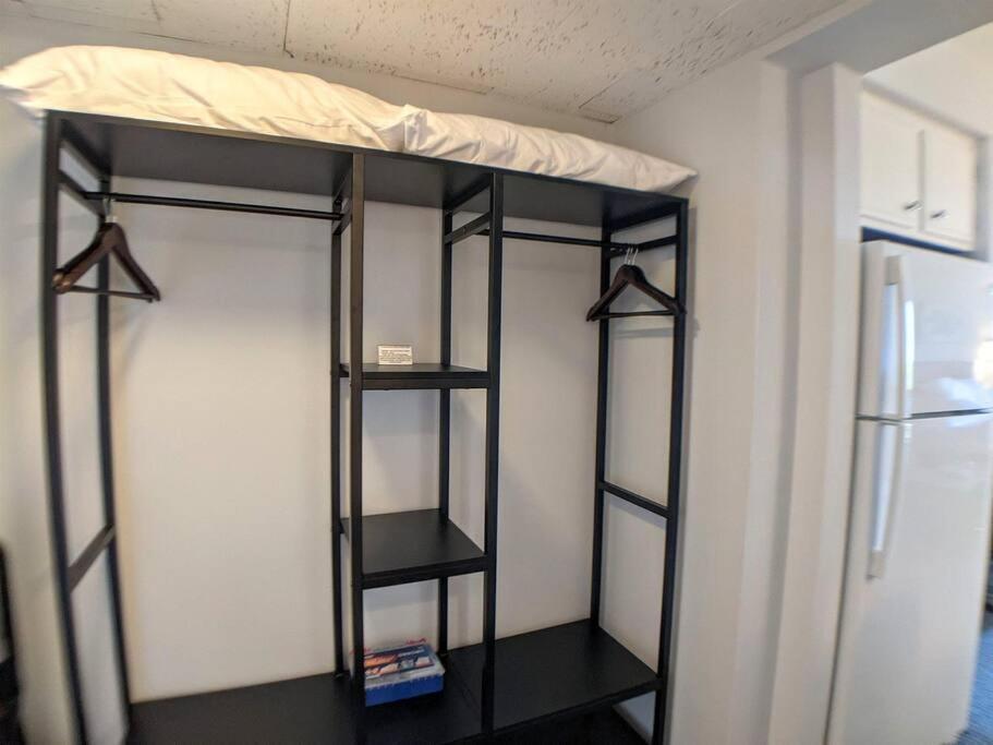 Cute Cedar Lodge Studio With Balcony & Lake Views! Laconia Eksteriør billede